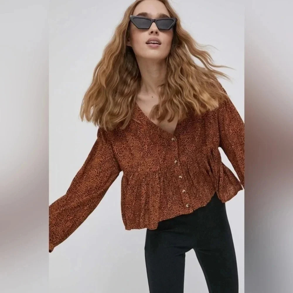 Billabong Easy Street Long Sleeve Blouse Button Front Leopard Print Size Medium